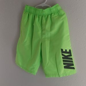 Nike boys M Swimming Trunks Neon Green